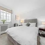 Exclusive Knightsbridge Apartment